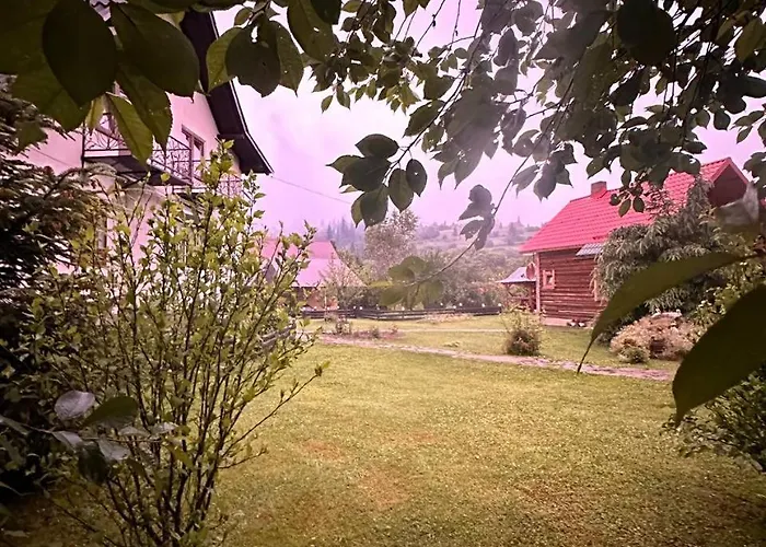 Holiday home затишна домівка
